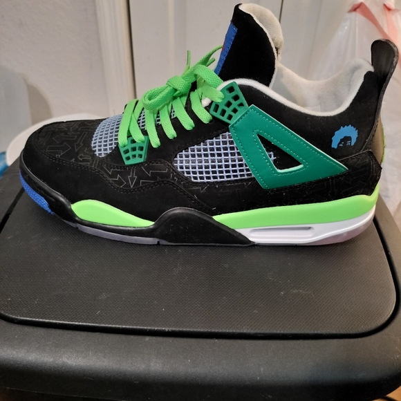 Jordan Retro 4 Superman Special Edition🦸 - Picture 10 of 15